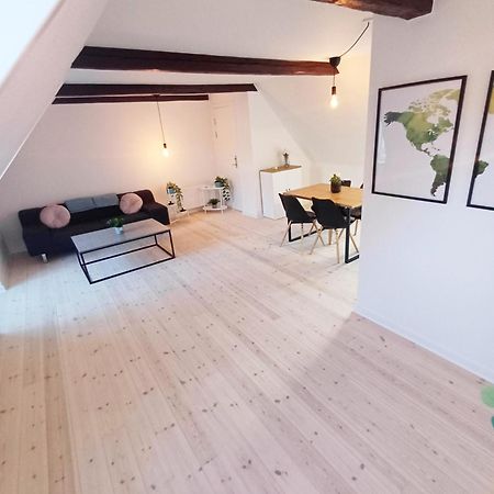 רנדרס Beautiful Double Room In The Center Of City מראה חיצוני תמונה