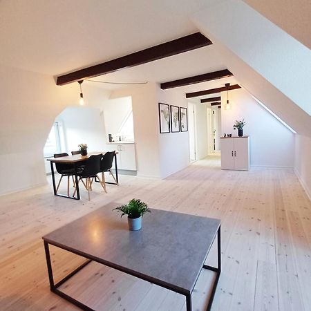 רנדרס Beautiful Double Room In The Center Of City מראה חיצוני תמונה