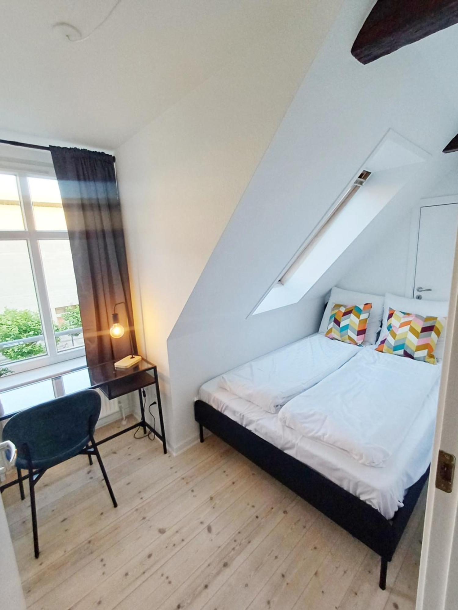 רנדרס Beautiful Double Room In The Center Of City מראה חיצוני תמונה